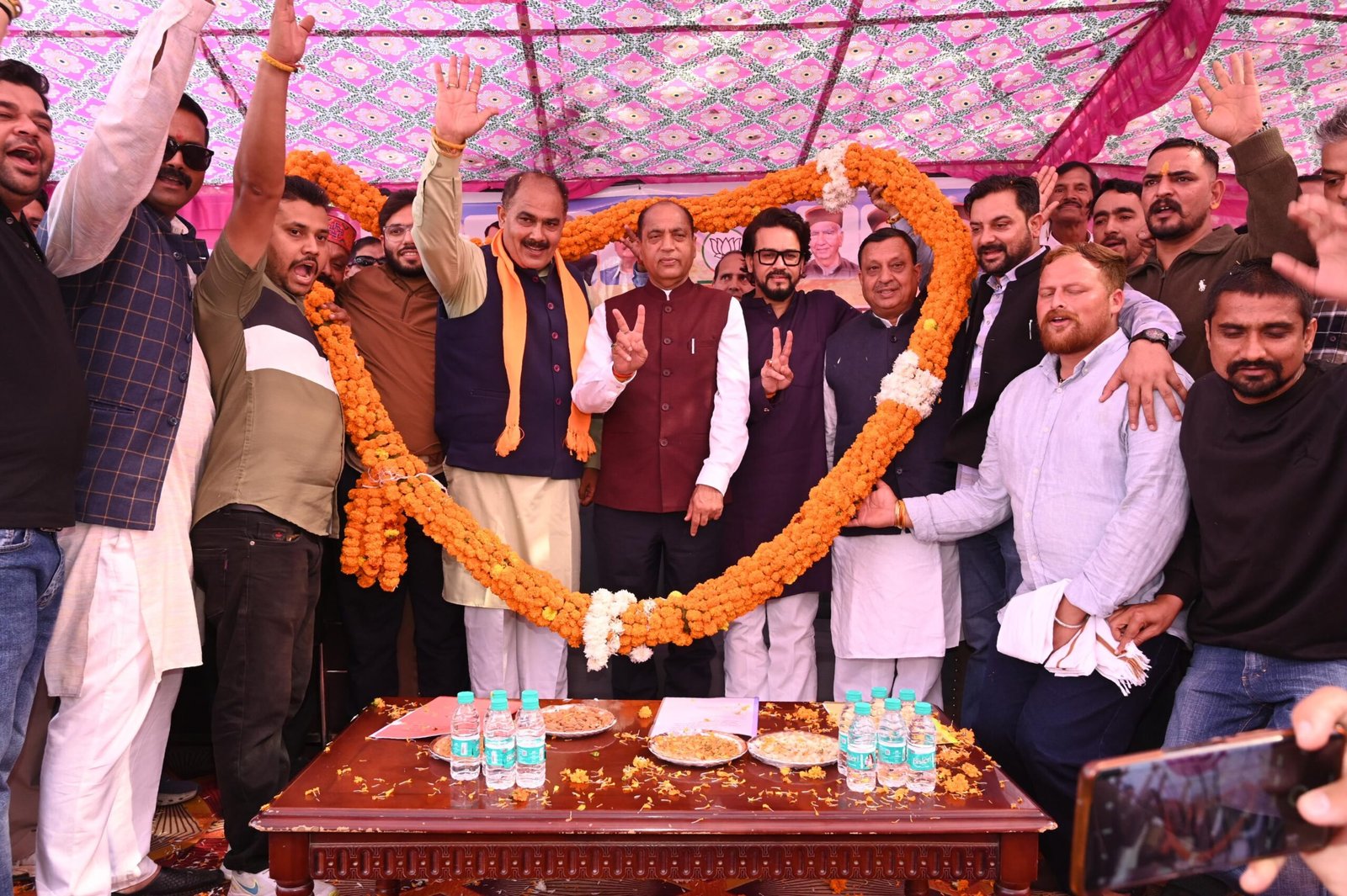 कांग्रेस नेताओं से गारंटियों का हिसाब मांगे जनता : जयराम ठाकुर