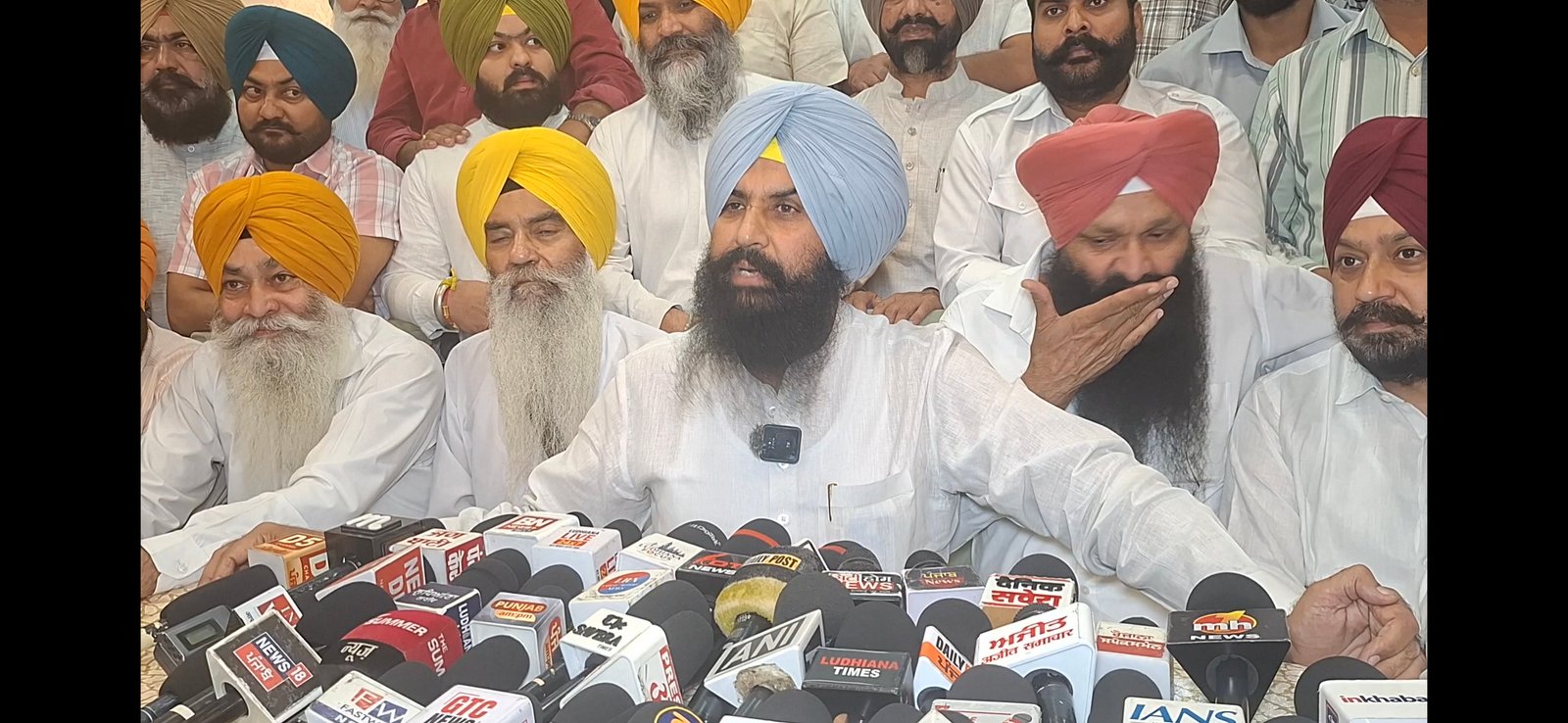 बैंस की सजा पर सियासी घमासान, अमित शाह के दौरे पर भी उठाए सवाल