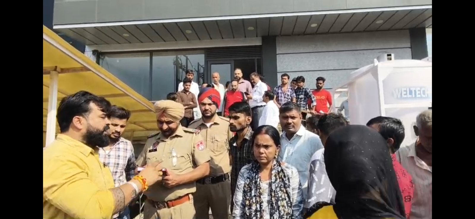 अस्पताल में प्रसूता की मौत पर हंगामा, डॉक्टर पर धक्का-मुक्की के आरोप