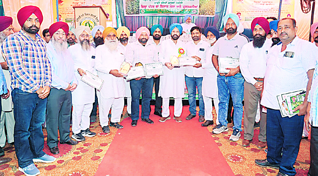 पराली प्रबंधन में फतेहगढ़ साहिब के किसानों ने पिछले साल पूरे पंजाब में हासिल किया था पहला स्थान