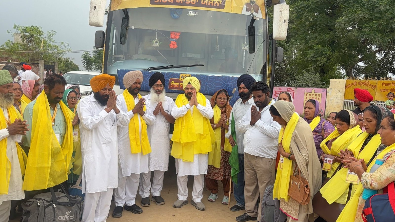 हरभजन सिंह ETO ने जंडियाला गुरु से मुख्यमंत्री तीर्थ यात्रा योजना के तहत 68वीं बस को दिखाई हरी झंडी