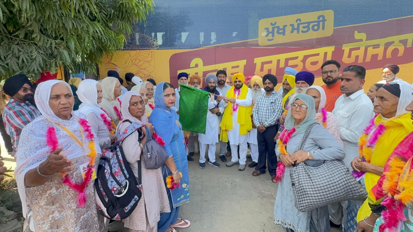 हरभजन सिंह ETO ने जंडियाला गुरु से 70वीं तीर्थ यात्रा बस को किया रवाना