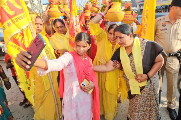 कलश यात्रा में उमड़ी श्रद्धा, मां दुर्गा से की सुख-समृद्धि की कामना