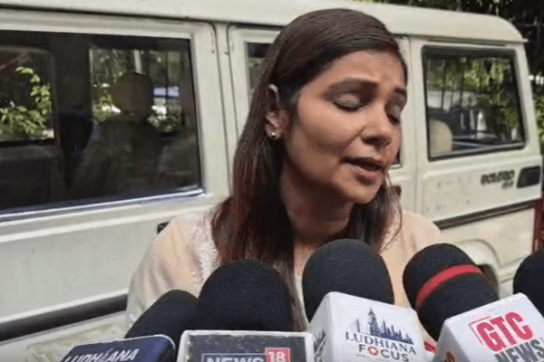 हाउस मीटिंग में हंगामा, AAP पार्षद निधि गुप्ता को नोटिस