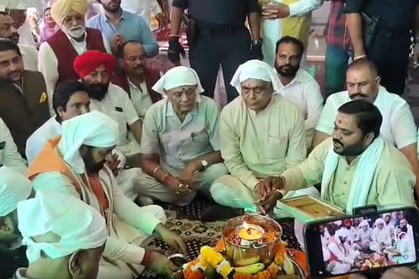 800 से अधिक बसों में निकली भगवान वाल्मीकि तीर्थयात्रा, नायब सैनी ने किया शुभारंभ