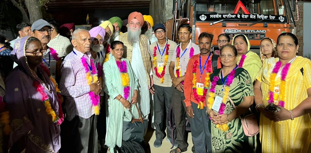 सालासर धाम-खाटू श्याम के लिए तीर्थयात्रियों की बस रवाना