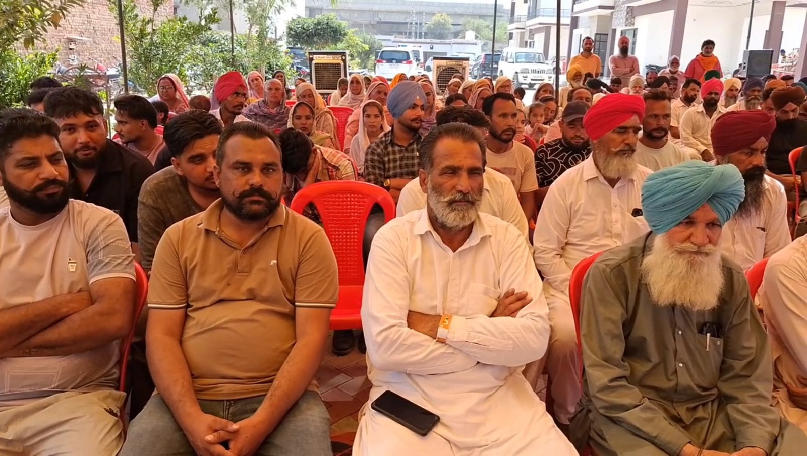 पंजाब सरकार के जनहितैषी कार्यों से प्रभावित होकर कई परिवार आप में शामिल