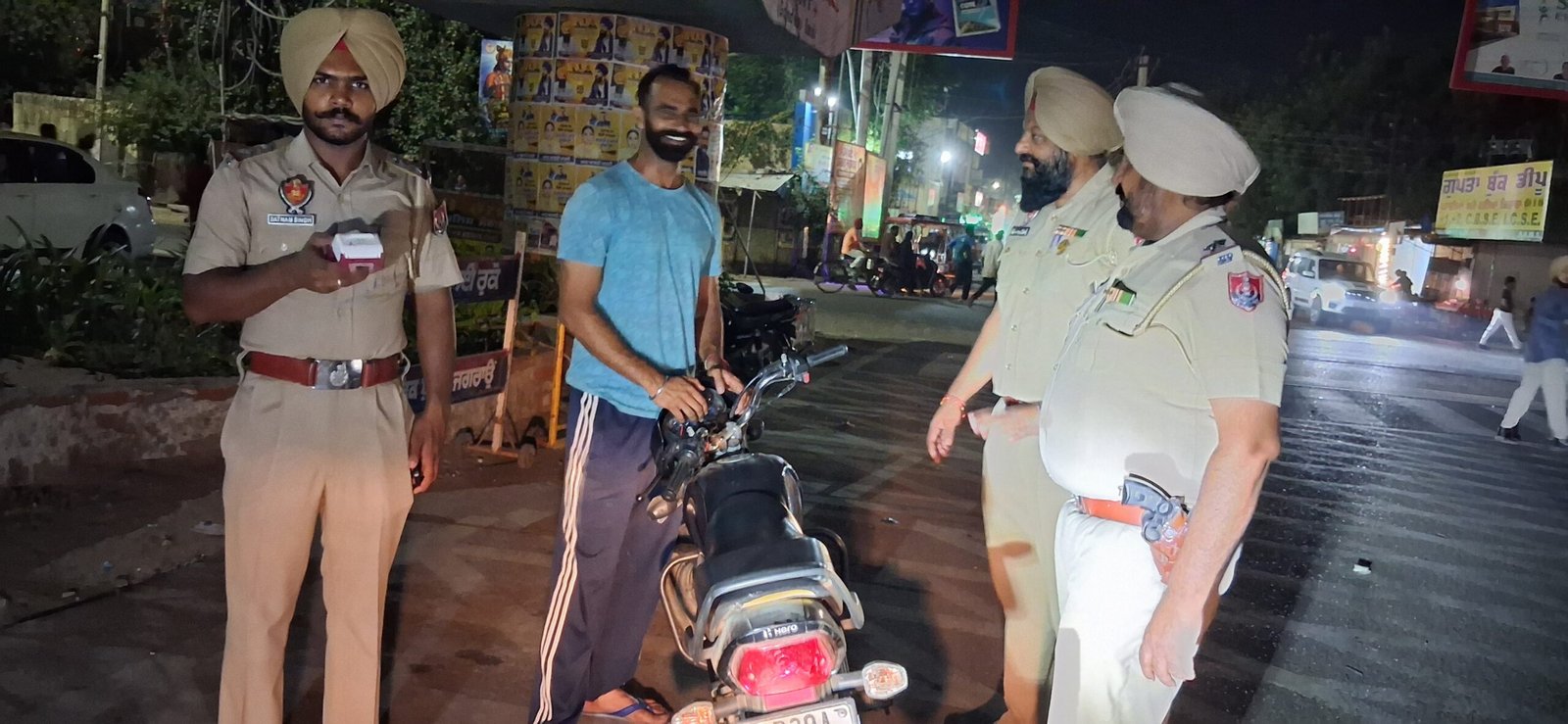 त्योहारों को लेकर मोगा पुलिस अलर्ट, जगह-जगह नाकाबंदी कर वाहनों की जांच