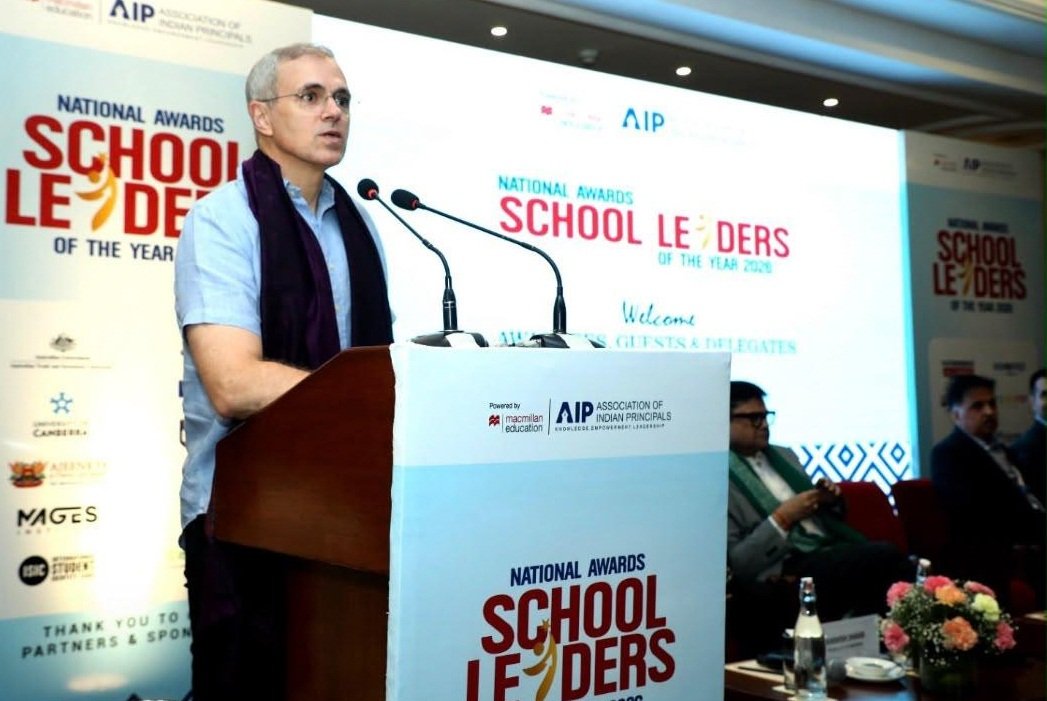 आह्वान : बच्चों को सिर्फ परीक्षाओं के लिए नहीं, जिंदगी की चुनौतियों के लिए तैयार करें स्कूल