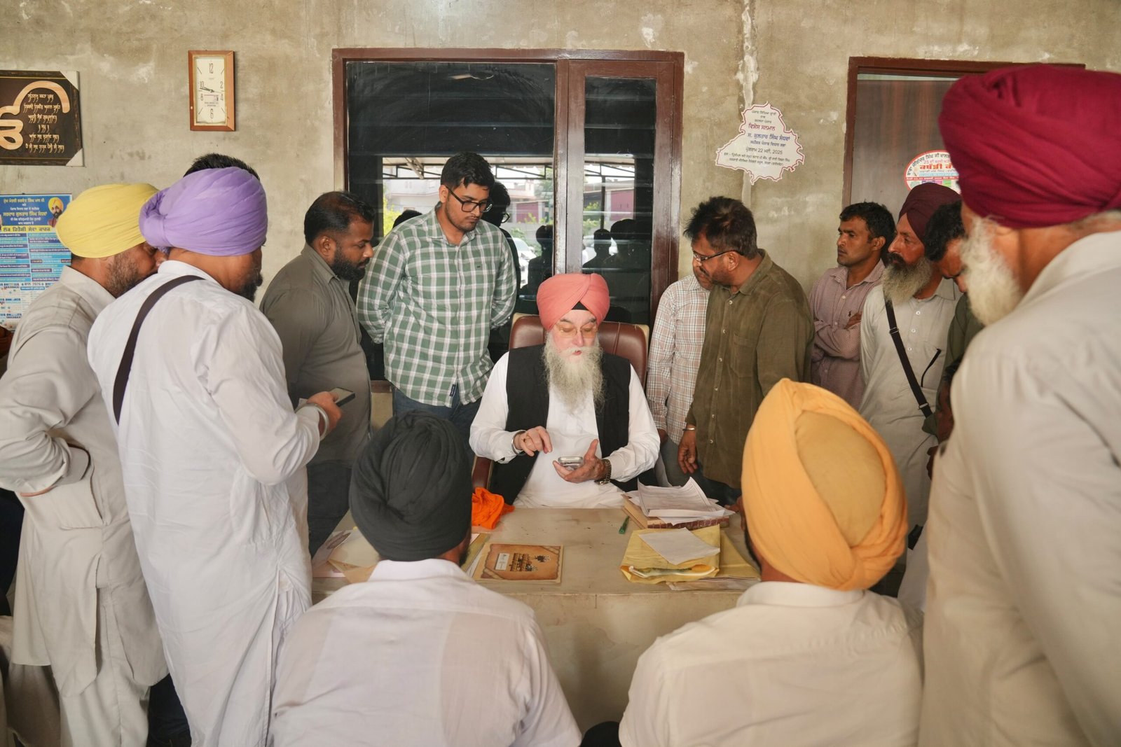 स्पीकर कुलतार सिंह संधवां ने गांव संधवां में लोक मिलनी प्रोग्राम के दौरान सुनीं लोगों की समस्याएं