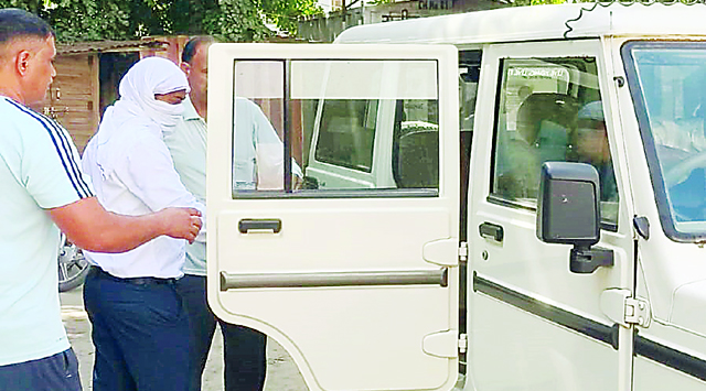 ACB टीम ने 90 हजार की रिश्वत लेते गन्नौर तहसील के पटवारी को किया गिरफ्तार