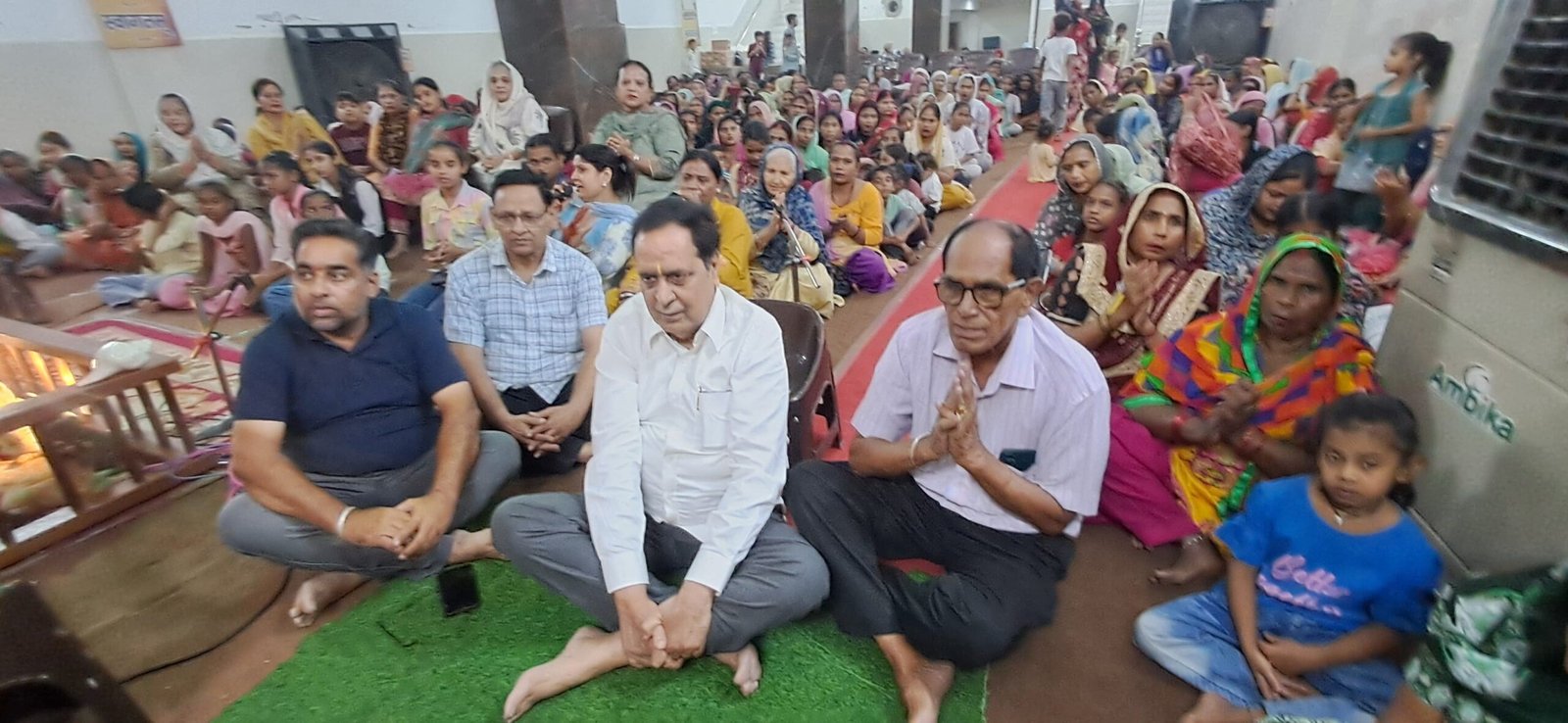 भजनों और आरती से भक्तिमय हुआ लाल द्वारा मंदिर