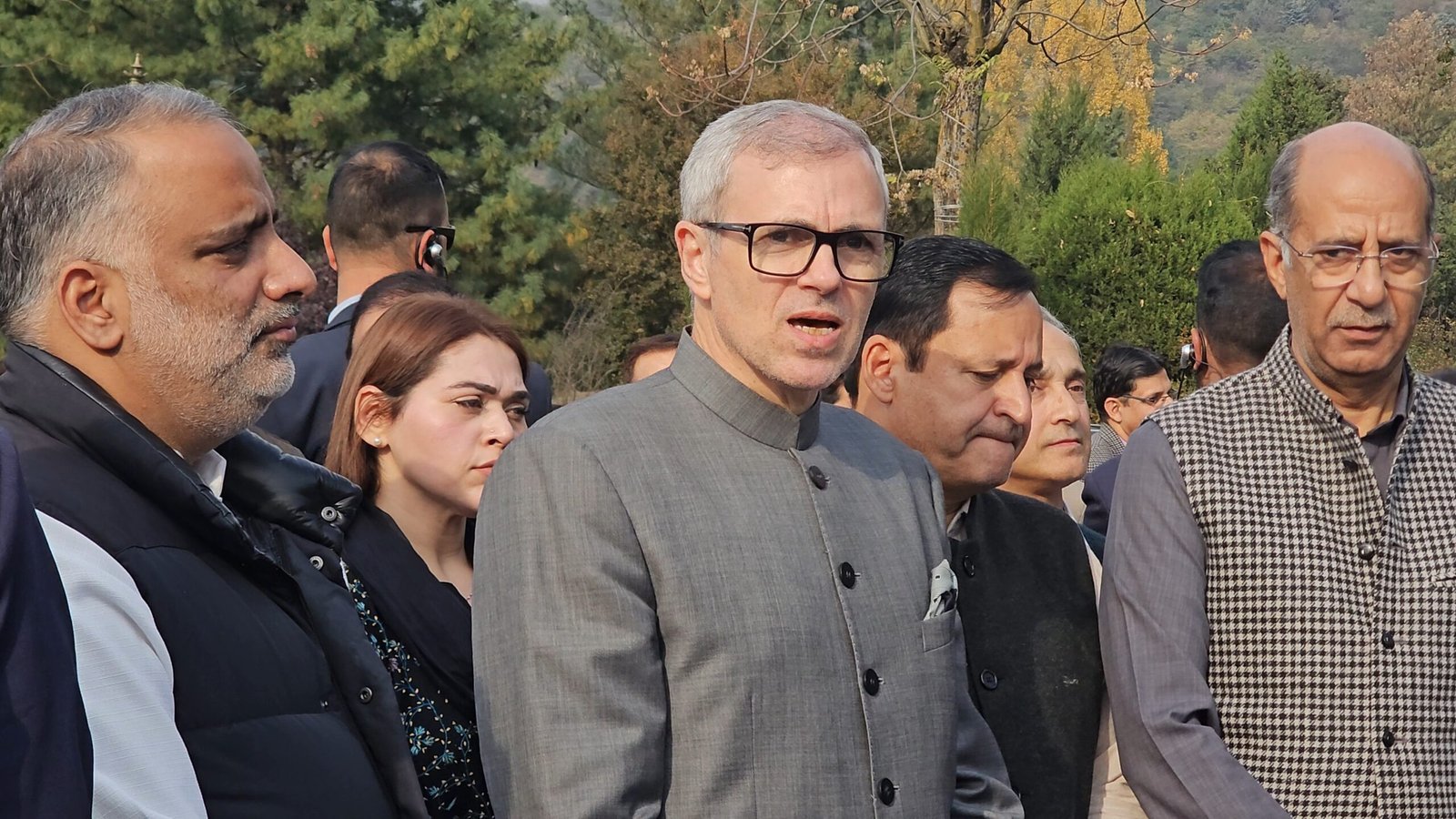 कश्मीर के पर्यटन को मिलेगा आकर्षण, गुलदाउदी उद्यान में दिखेगी फूलों की बहार