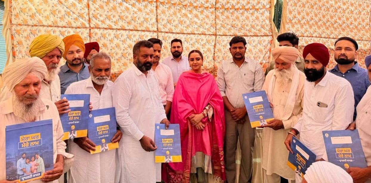 किसानों को 30 लाख के ट्रैक्टर व कृषि उपकरण