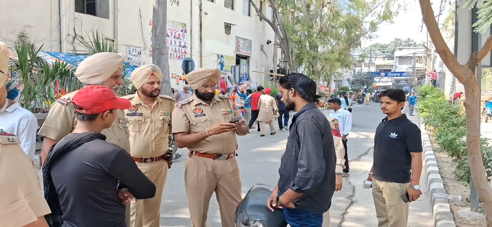 हुड़दंगियों की खैर नहीं, मोगा में पुलिस की सख्ती