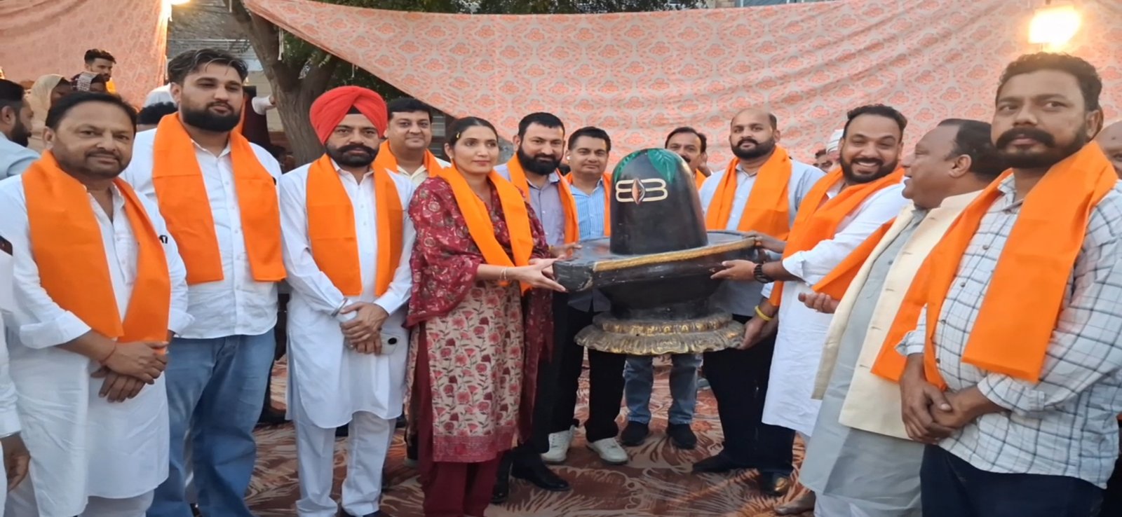 आकर्षक झांकियों और जयकारों से गूंजा मोगा