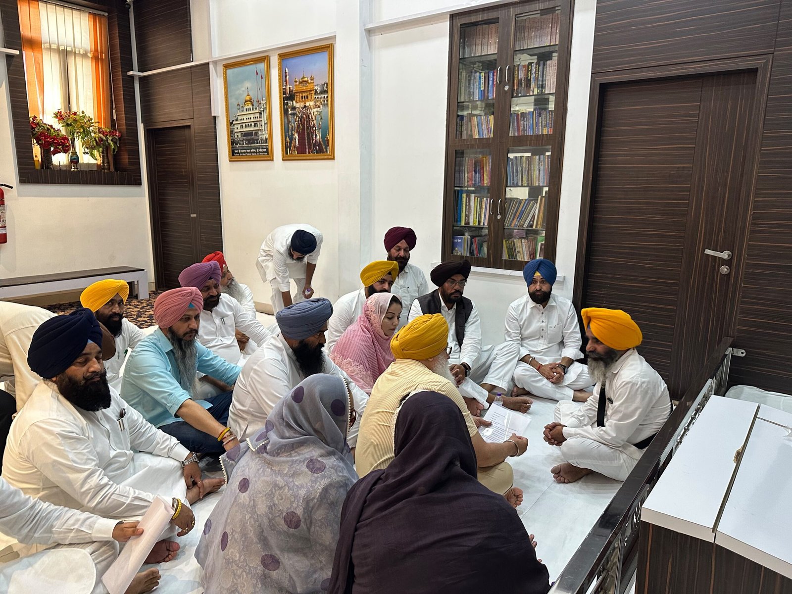 गुरुद्वारों में राजनीतिक प्रदर्शन पर जताई आपत्ति, बंगला साहिब मामले की जांच होगी