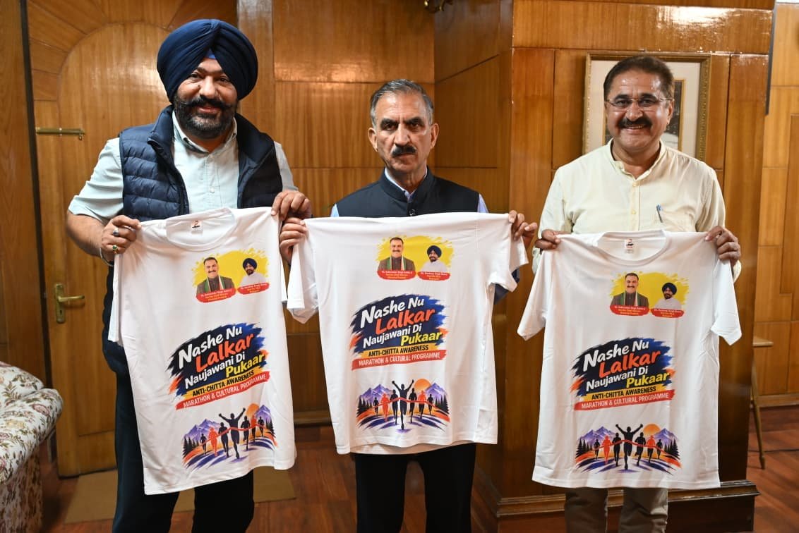 CM सुक्खू ने लॉन्च की ‘नशे नू ललकार’ अभियान की टी-शर्ट