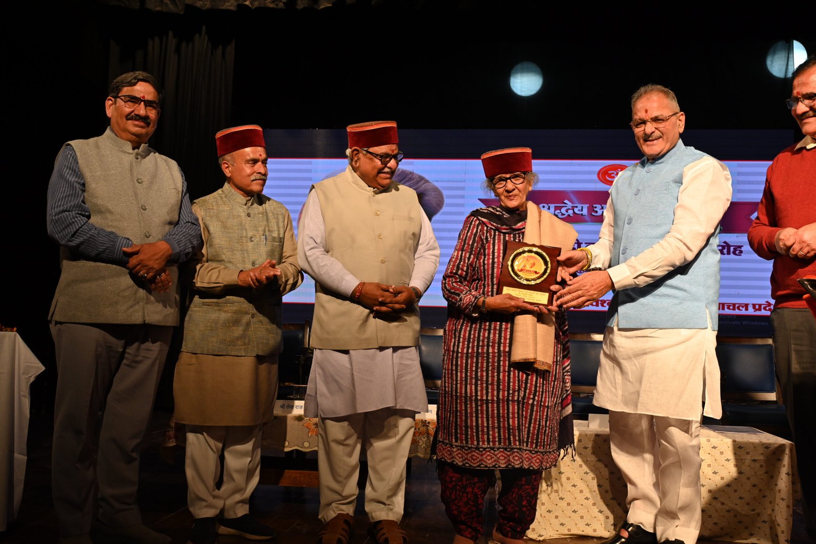 अशोक सिंघल का जीवन भारतीय संस्कृति और सनातन परंपराओं के प्रति समर्पण की प्रेरणाः राज्यपाल