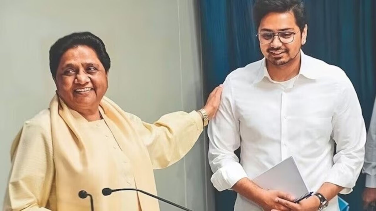 आकाश आनंद ने मायावती से मांगी माफी, कहा- बसपा छोड़कर कहीं नहीं जा रहा