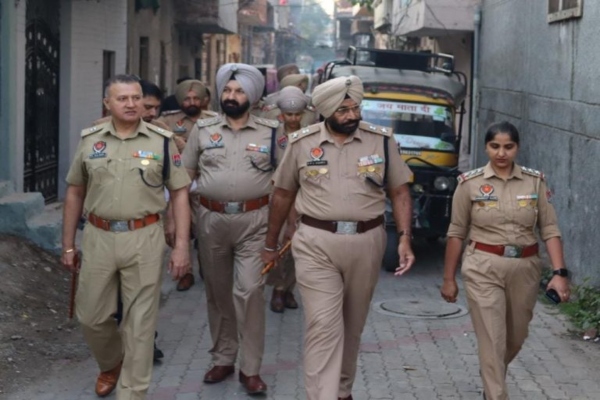 युद्ध नशेयां विरुद्ध: पुलिस ने अमृतसर के मकबूलपुरा में चलाया CASO, 13 संदिग्धों को पकड़े
