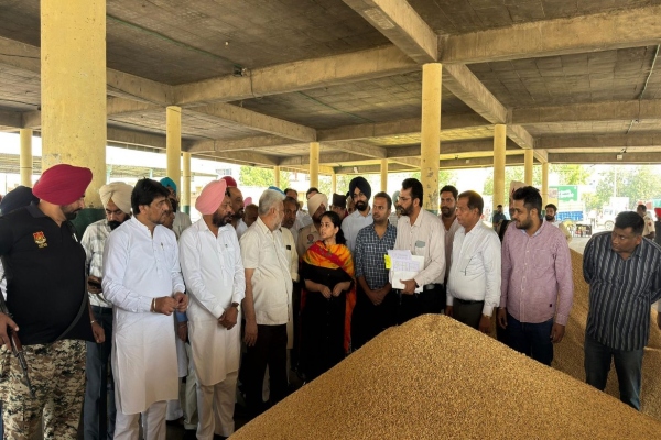कैबिनेट मंत्री लाल चंद कटारूचक ने बठिंडा अनाज मंडी का किया दौरा