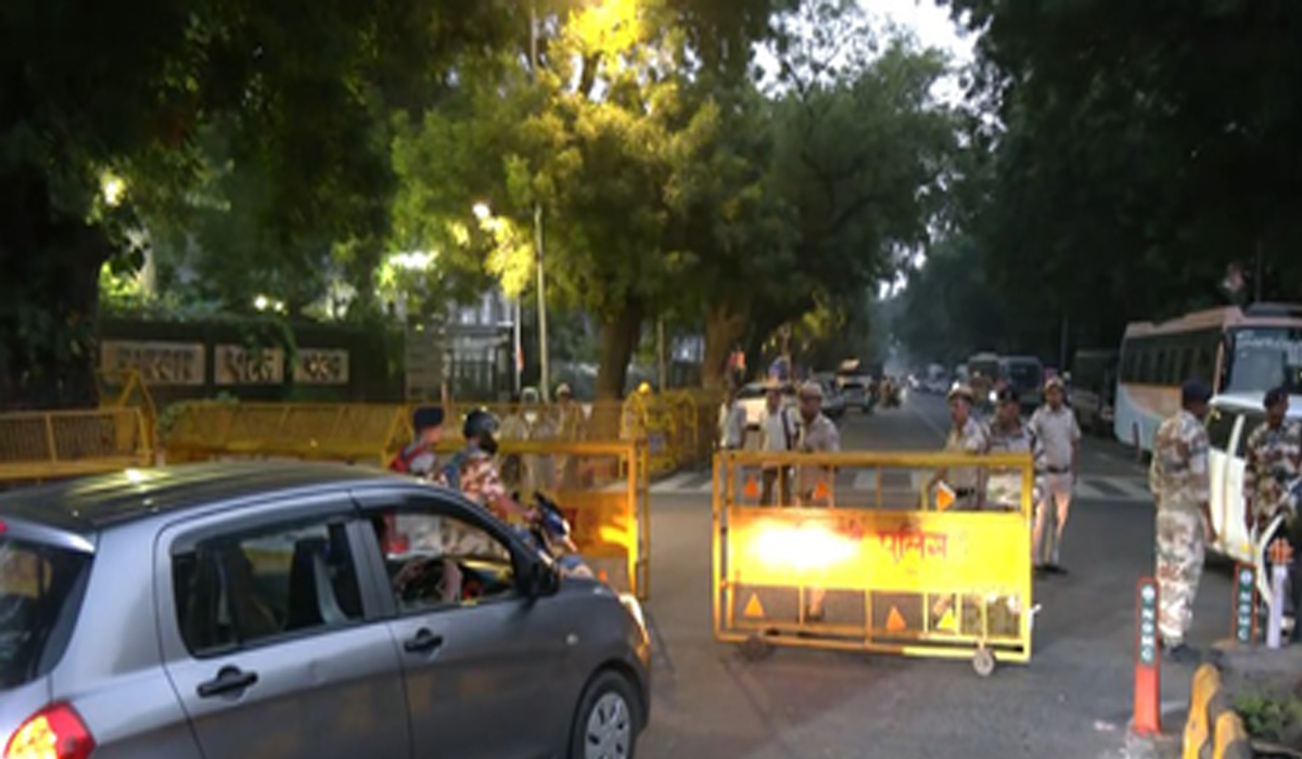 विपक्ष के प्रस्तावित प्रदर्शन से पहले जंतर-मंतर पर सुरक्षा कड़ी, पुलिस ने बढ़ाई निगरानी और बैरिकेडिंग