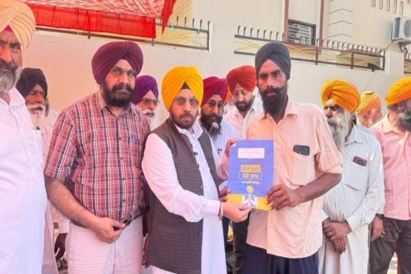 ‘मेरा घर-मेरा मान’ योजना के तहत हरभजन सिंह ETO ने 291 संपत्ति मालिकों को वितरित किए मालिकाना कार्ड