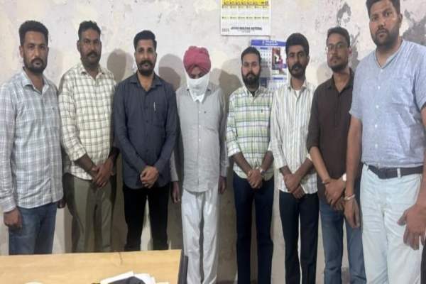 फरीदकोट: विजिलेंस ब्यूरो ने ASI को 80 हजार रुपये की रिश्वत लेते हुए रंगे हाथों पकड़ा