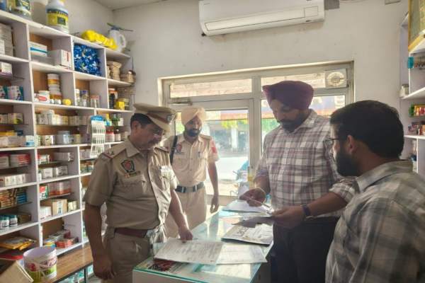 फरीदकोट: ‘वॉर ऑन ड्रग्स’ अभियान के तहत 5 मेडिकल स्टोर की जांच, 3 में मिलीं खामियां