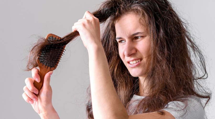 रूखे और बेजान बालों से हैं परेशान? घर पर इन 4 चीजों से बनाएं DIY कंडीशनर