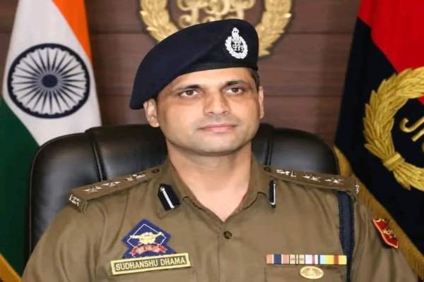 जम्मू-कश्मीर सरकार ने पुलिस में किया बड़ा फेरबदल, 100 अधिकारियों के किए ट्रांसफर