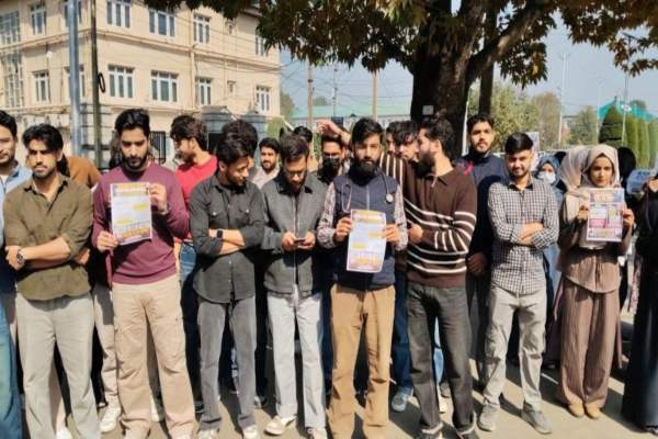 जम्मू-कश्मीर के मेडिकल इंटर्न्स ने स्टाइपेंड बढ़ोतरी को लेकर फिर से शुरू की हड़ताल