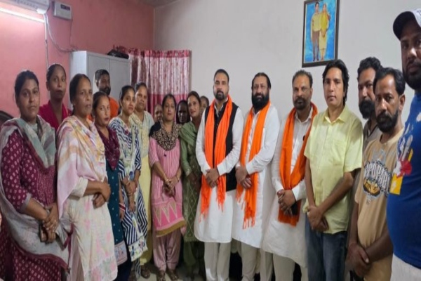 भगवान वाल्मीकि प्रकट दिवस के कार्यक्रमों को लेकर सोफी पिंड में विशाल बैठक