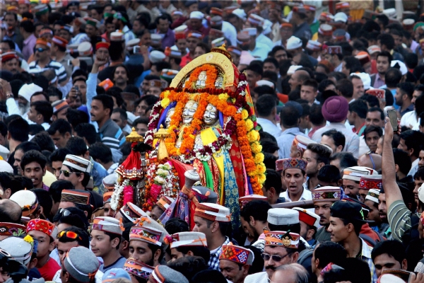 रिट्ज और नवबहार से मिलेगी जाखू मंदिर तक टैक्सी सुविधा
