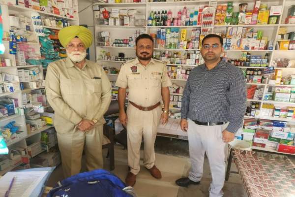 लुधियाना में मिशन जीवनी के तहत मेडिकल स्टोरों पर छापेमारी, दो दुकानों से बिना रिकॉर्ड के मिलीं 7 MTP किट