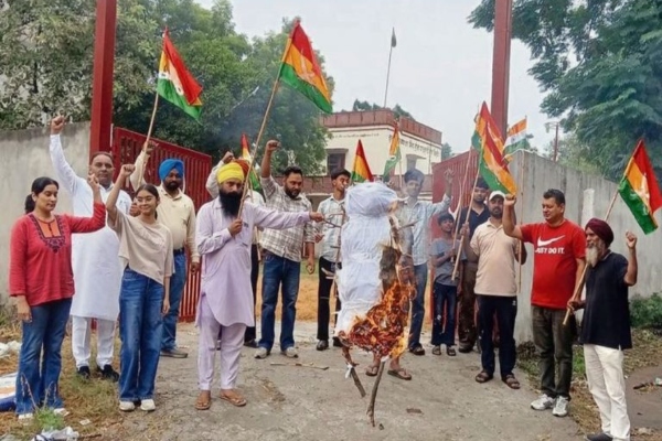 लुधियानाः युवा नौजवान सभा ने केंद्र सरकार के खिलाफ किया प्रदर्शन