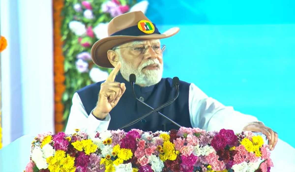 पीएम मोदी ने सरदार पटेल को किया नमन, बोले- 10 से 12 साल में 50 करोड़ भारतीय गरीबी से बाहर आए