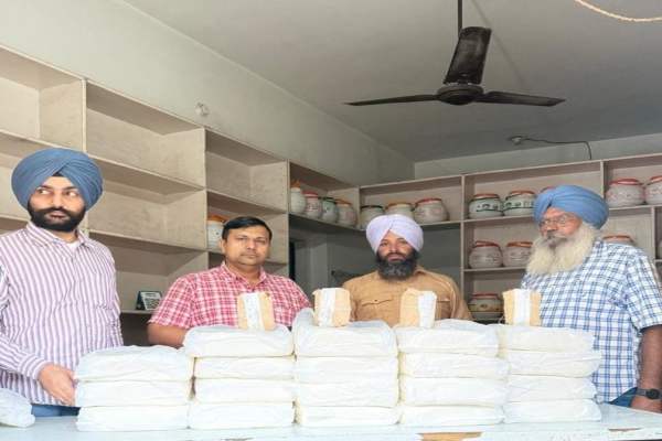 त्योहारी सीजन से पहले खाद्य सुरक्षा विभाग की बड़ी कार्रवाई, मोगा में 90 किलो पनीर जब्त