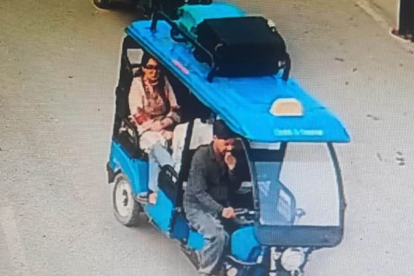 शिवा शर्मा की मौत के बाद नेपाल पहुंची श्रद्धा दुबे? ई-रिक्शा पर दिखने का CCTV फुटेज आया सामने