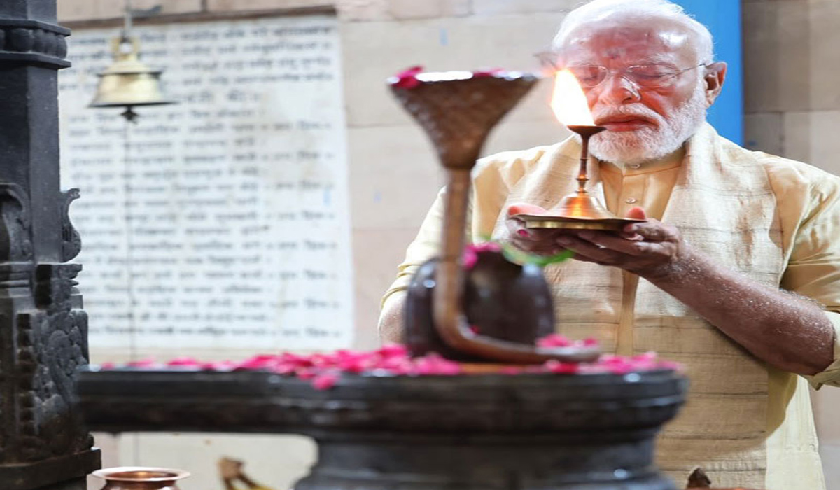 PM Modi ने दिल्ली के श्री विनायक मंदिर में की पूजा-अर्चना, देश की सेवा का संकल्प दोहराया