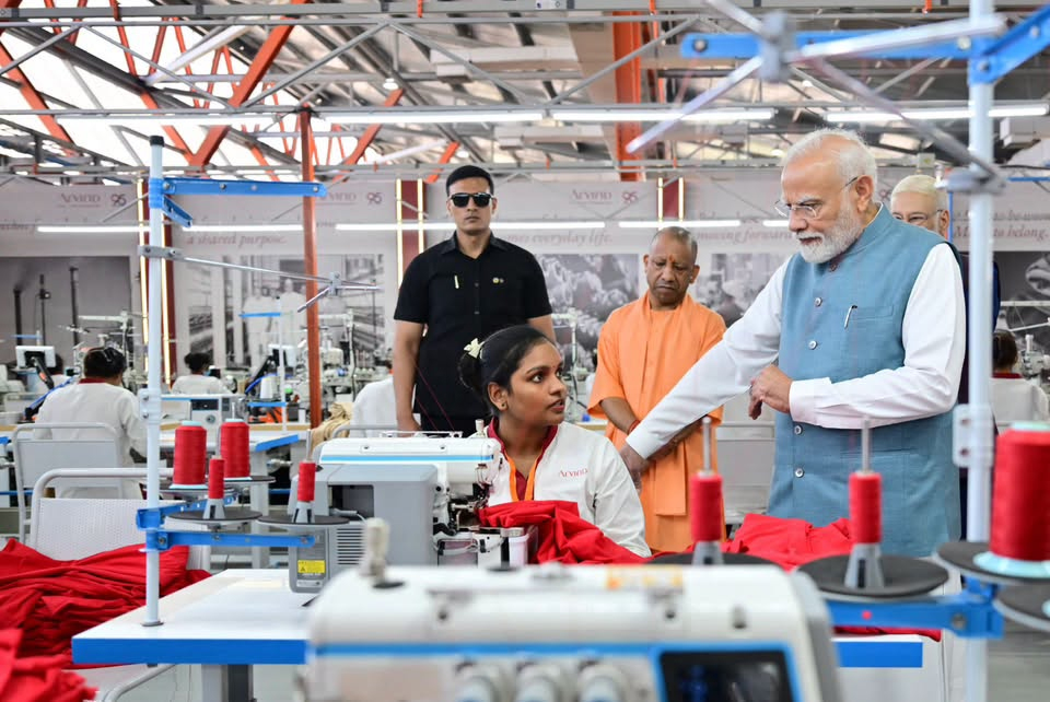 PM MODI ने वाराणसी में अरविंद मिल्स के नए मैन्युफैक्चरिंग प्लांट का किया लोकार्पण