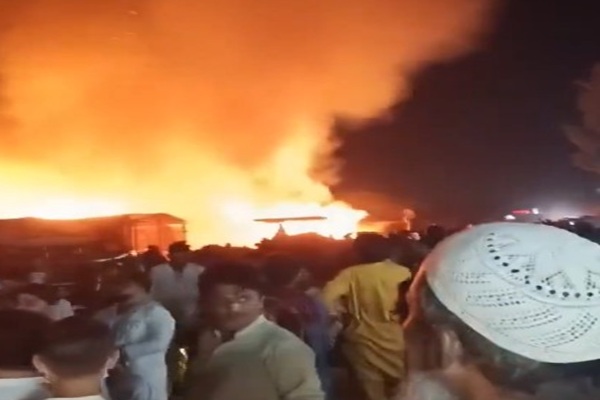 पाकिस्तान: इमरजेंसी लगने के बाद खैबर पख्तूनख्वा में हिंसा बढ़ी, गवर्नर हाउस को लगाई गई आग