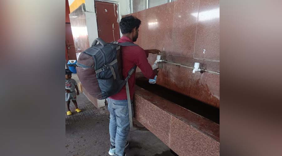 रेल यात्रियों की सेहत और सुविधा पर जोर, प्रमुख स्टेशनों पर स्वच्छ पानी की व्यवस्था