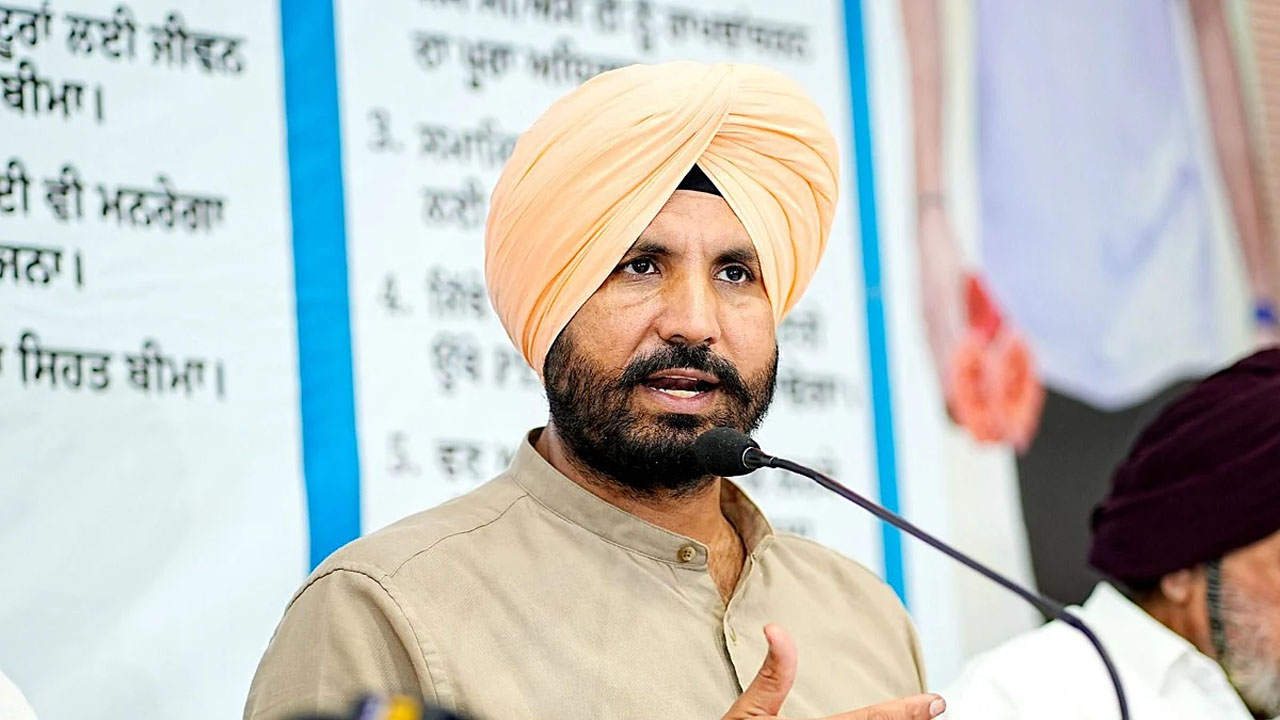 पंजाब कांग्रेस में बड़े बदलाव की तैयारी तेज, राजा वड़िंग के इस्तीफे की पेशकश के बीच इन नेताओं का नाम सबसे आगे