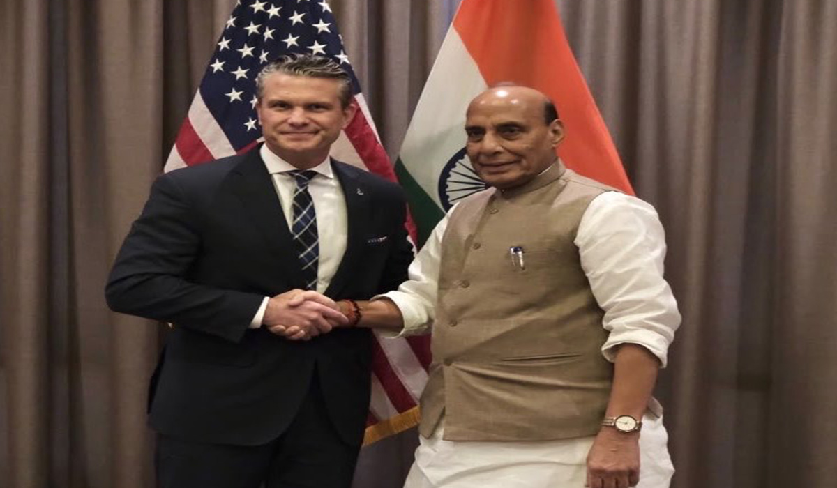 रक्षा मंत्री राजनाथ सिंह और अमेरिकी युद्ध मंत्री पीट हेगसेथ की अहम बैठक, रक्षा सहयोग की समीक्षा