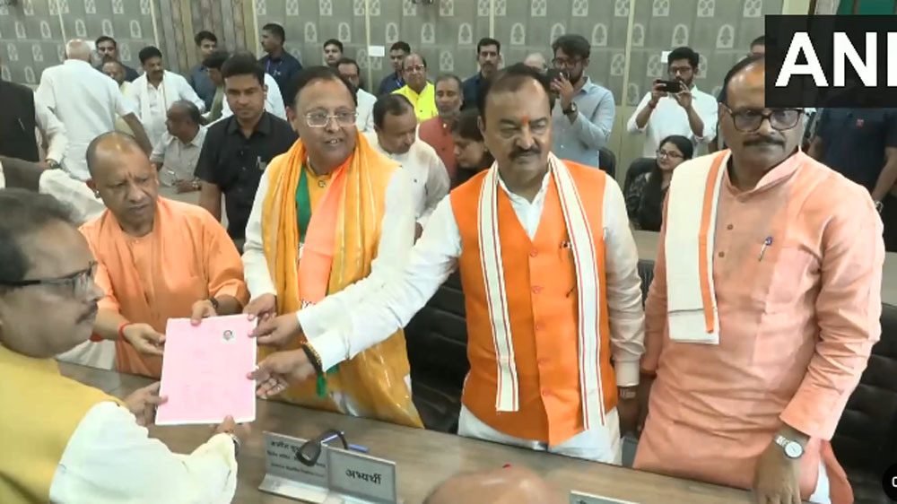 CM योगी की मौजूदगी में BJP के 8 राज्यसभा उम्मीदवारों ने दाखिल किया नामांकन