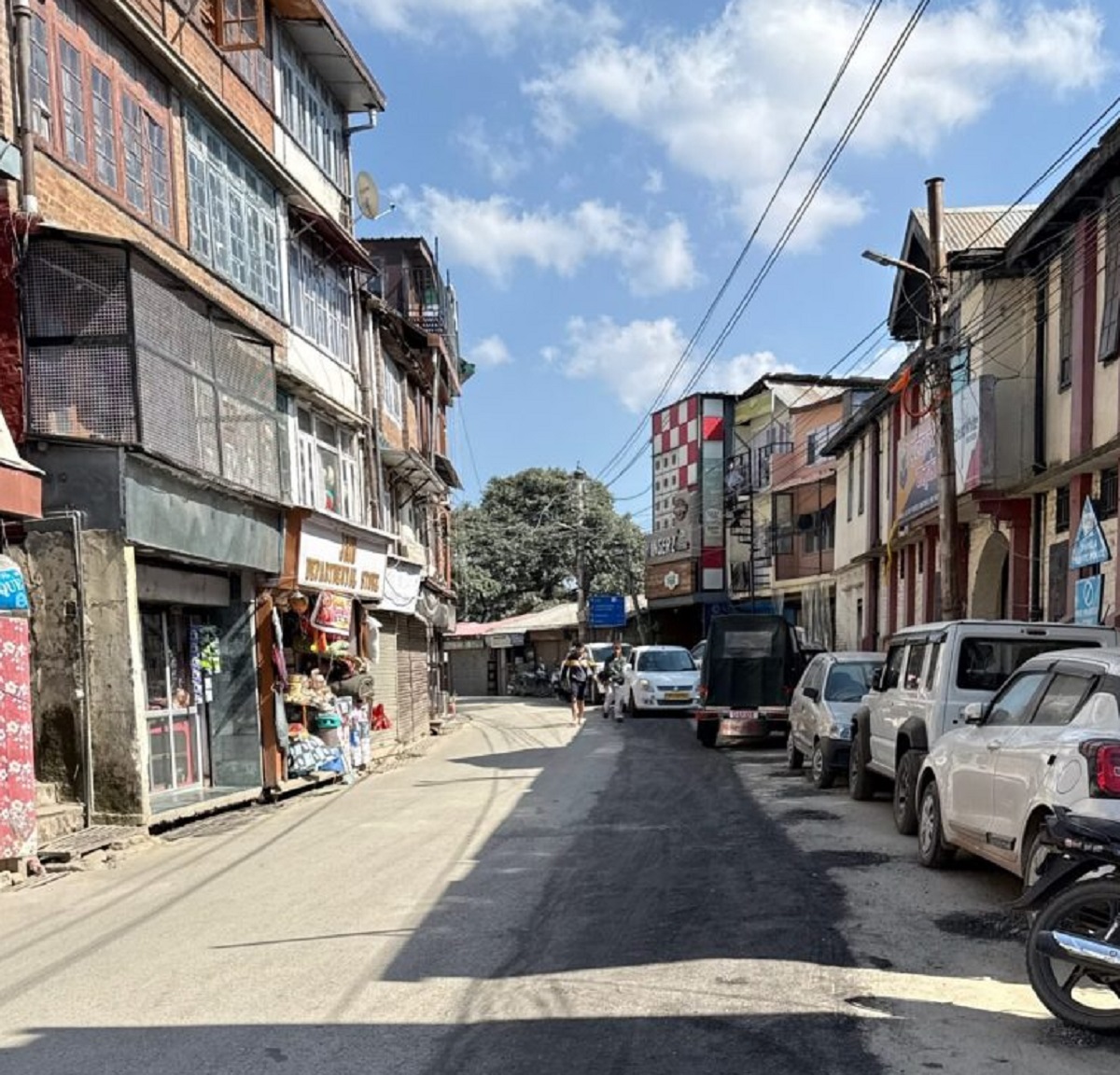 SJPNL की 24×7 जलापूर्ति परियोजना के तहत सड़कों की बहाली शुरू, बालूगंज मार्केट रोड पर मेटलिंग पूरी