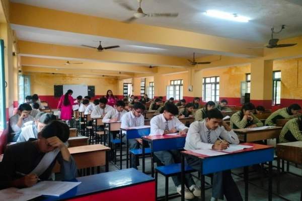 हिमाचल में सुपर-100 कार्यक्रम के तहत JEE-NEET की मुफ्त कोचिंग के लिए 6,886 विद्यार्थियों ने दी चयन परीक्षा