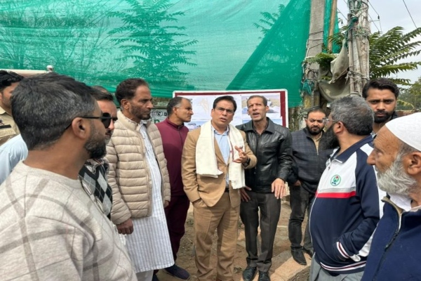 श्रीनगर में तनवीर सादिक ने अलीपोरा चौक के अपग्रेडेशन का शिलान्यास, 82.97 लाख रुपये होंगे खर्च